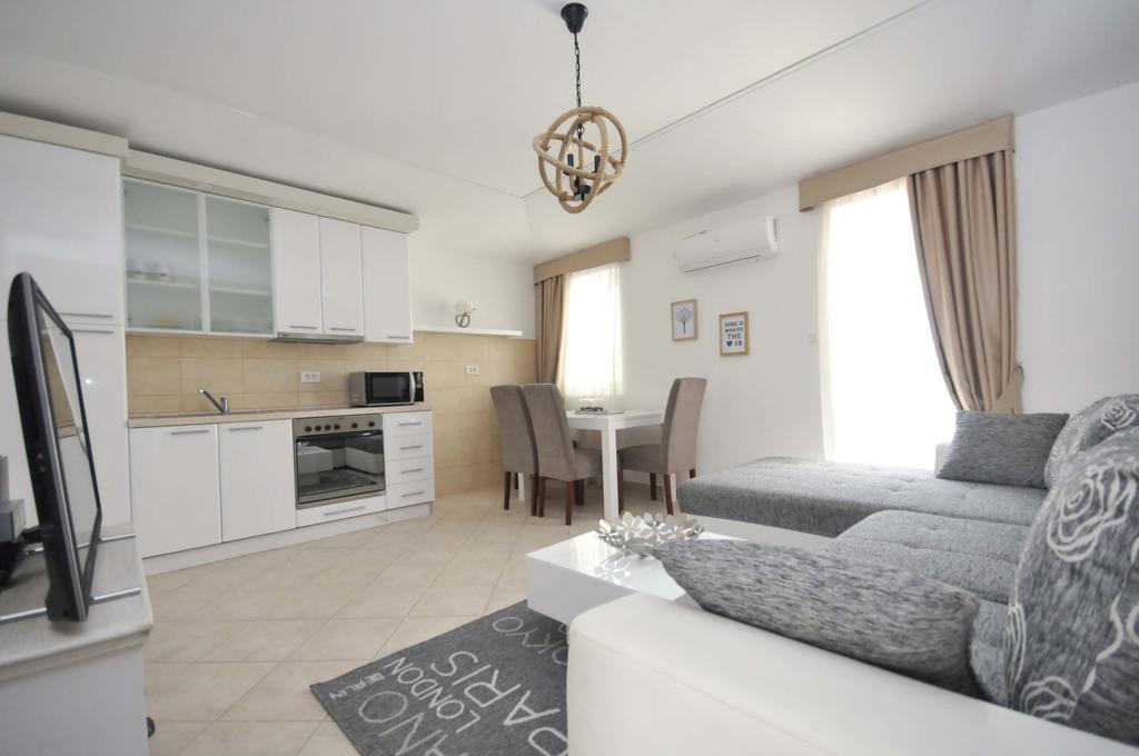 Seaside Apartments Petrovac Εξωτερικό φωτογραφία